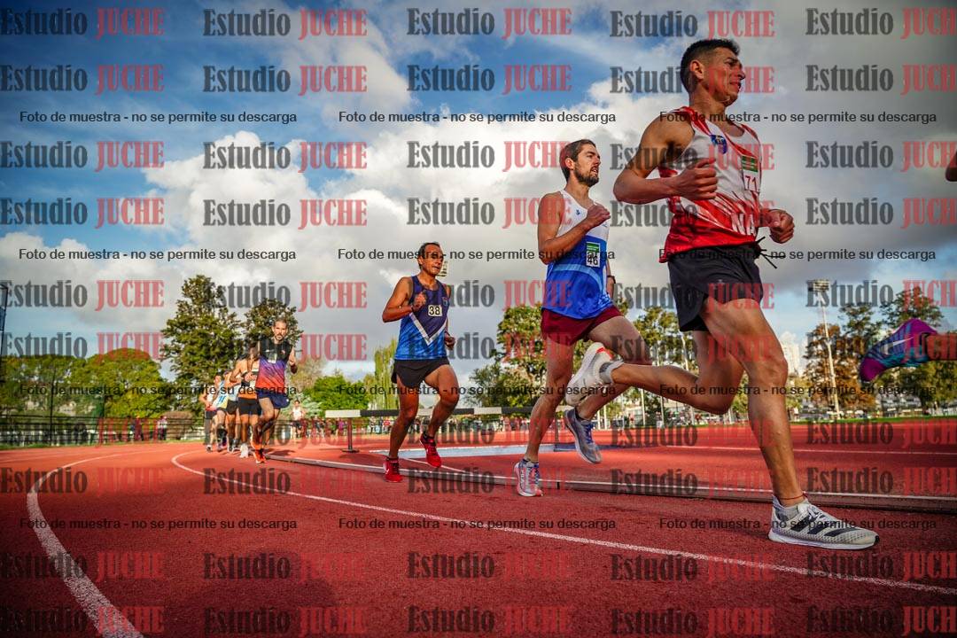 Fotos de los 3000 m llanos de varones