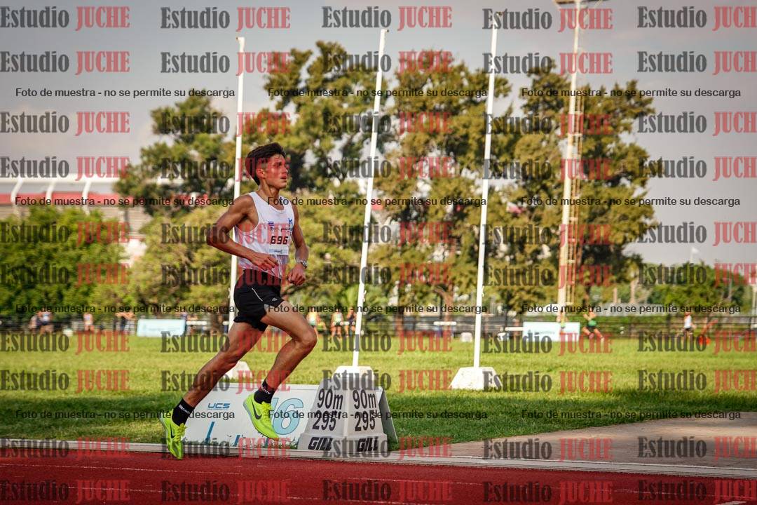 Fotos de los 3000 m llanos de varones
