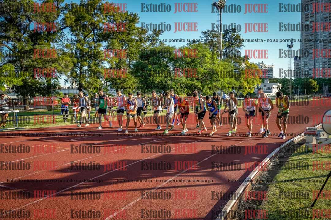 Fotos de los 3000 m llanos de varones