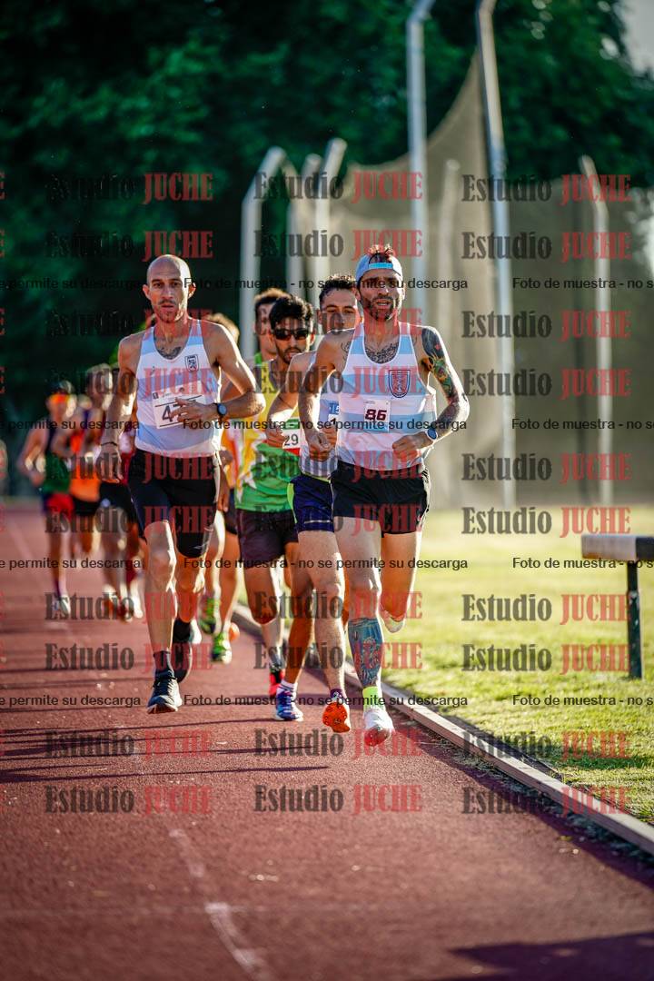Fotos de los 3000 m llanos de varones
