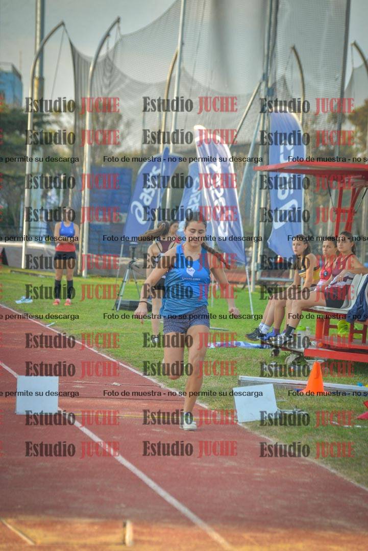 Fotos del salto en largo de mujeres