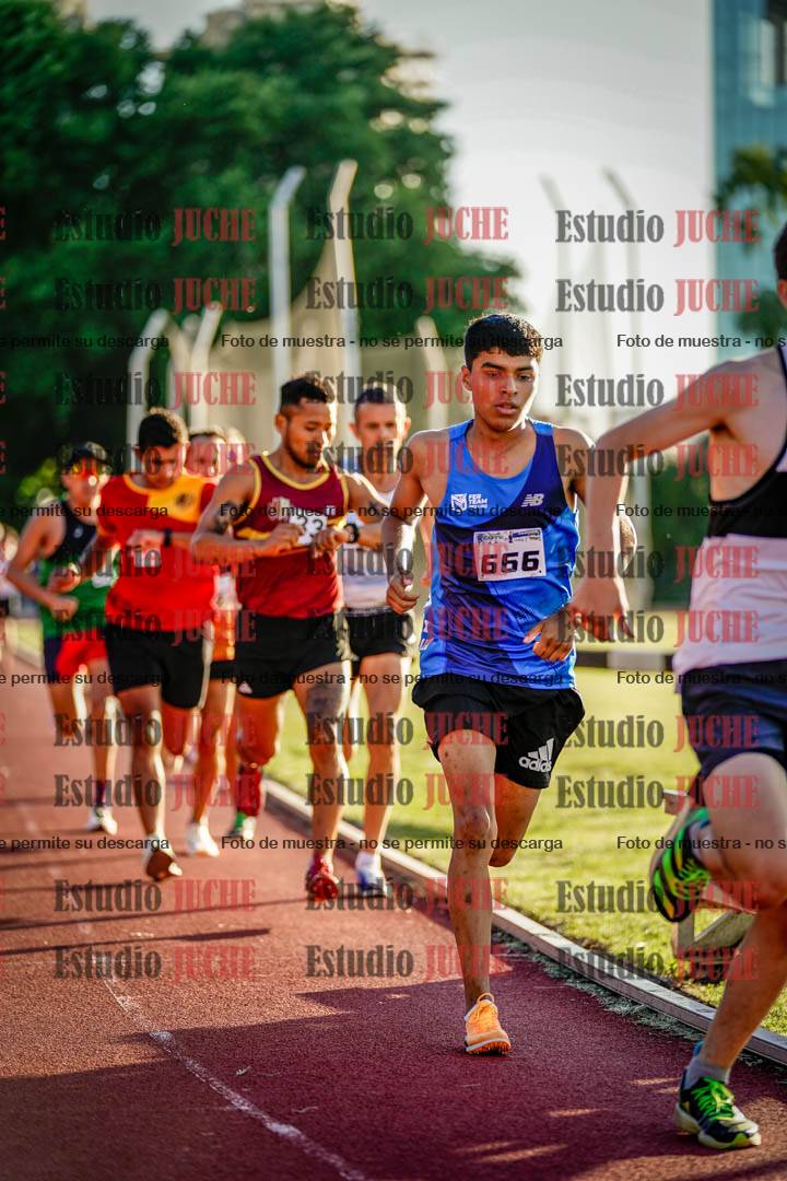 Fotos de los 3000 m llanos de varones