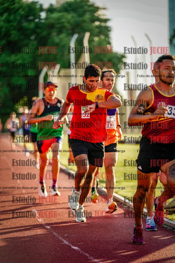 Fotos de los 3000 m llanos de varones