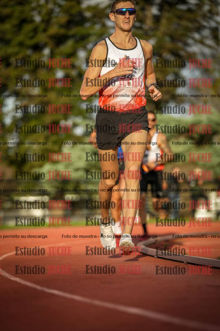 Fotos de los 3000 m llanos de varones