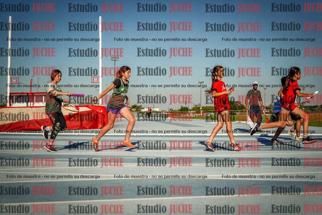 Fotos de las Postas 4x50 m de mujeres y varones