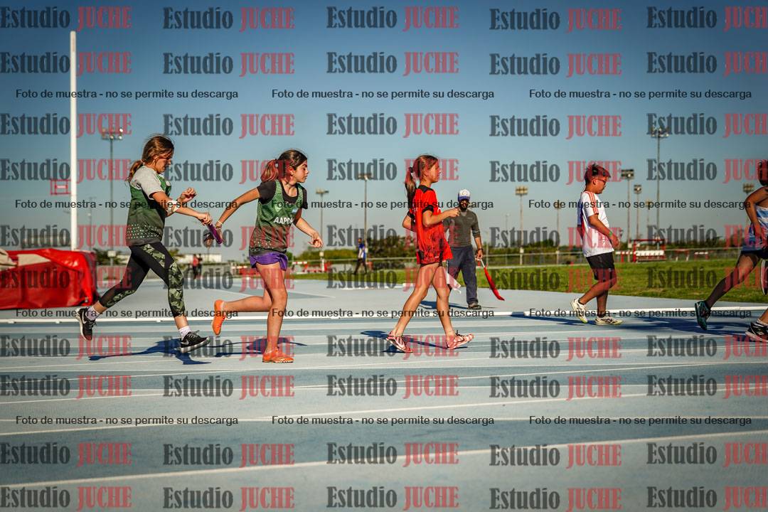 Fotos de las Postas 4x50 m de mujeres y varones