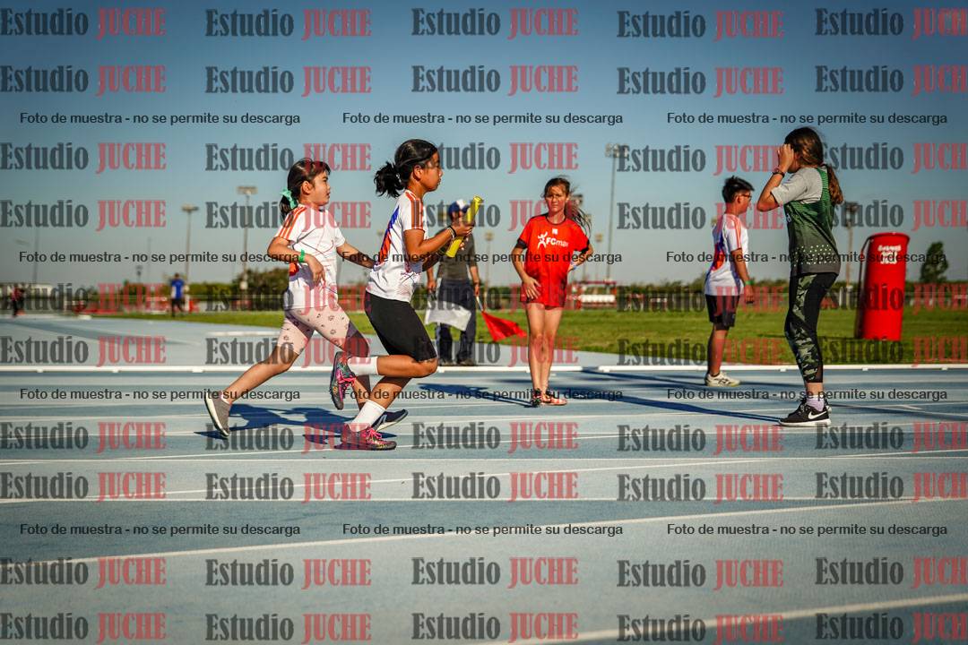 Fotos de las Postas 4x50 m de mujeres y varones