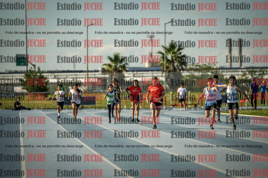 Fotos de las Postas 4x50 m de mujeres y varones