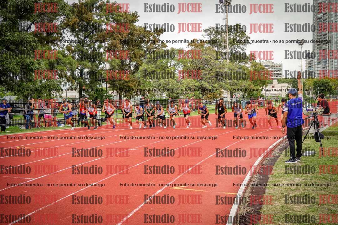 Fotos de los 3000 m llanos de varones