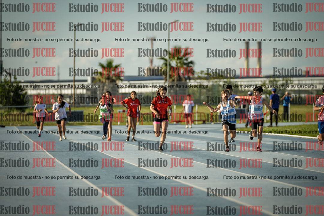 Fotos de las Postas 4x50 m de mujeres y varones
