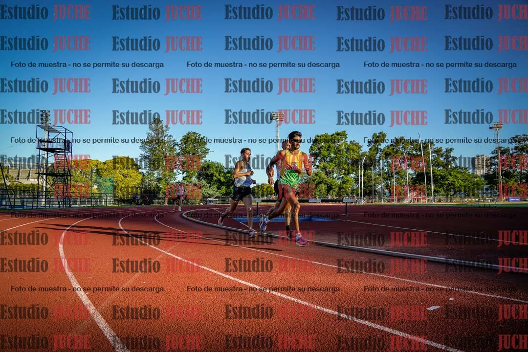 Fotos de los 3000 m llanos de varones