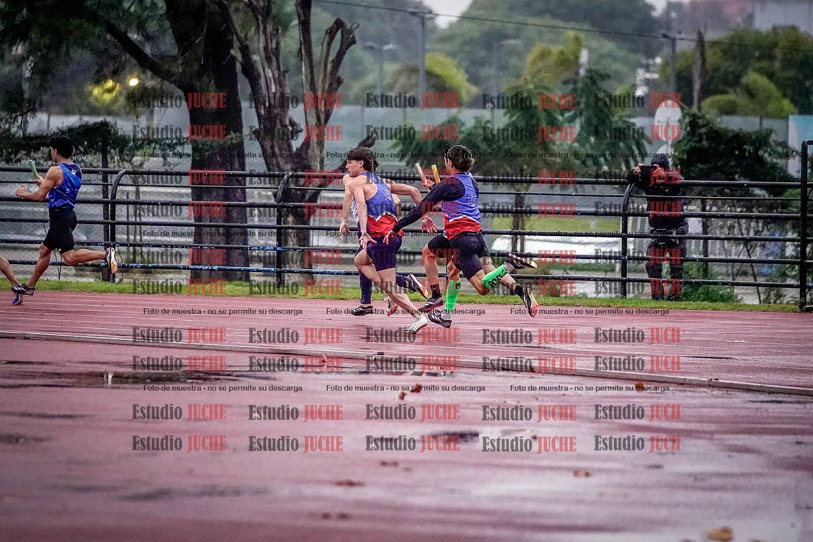 Fotos de las postas 4x100 m de varones