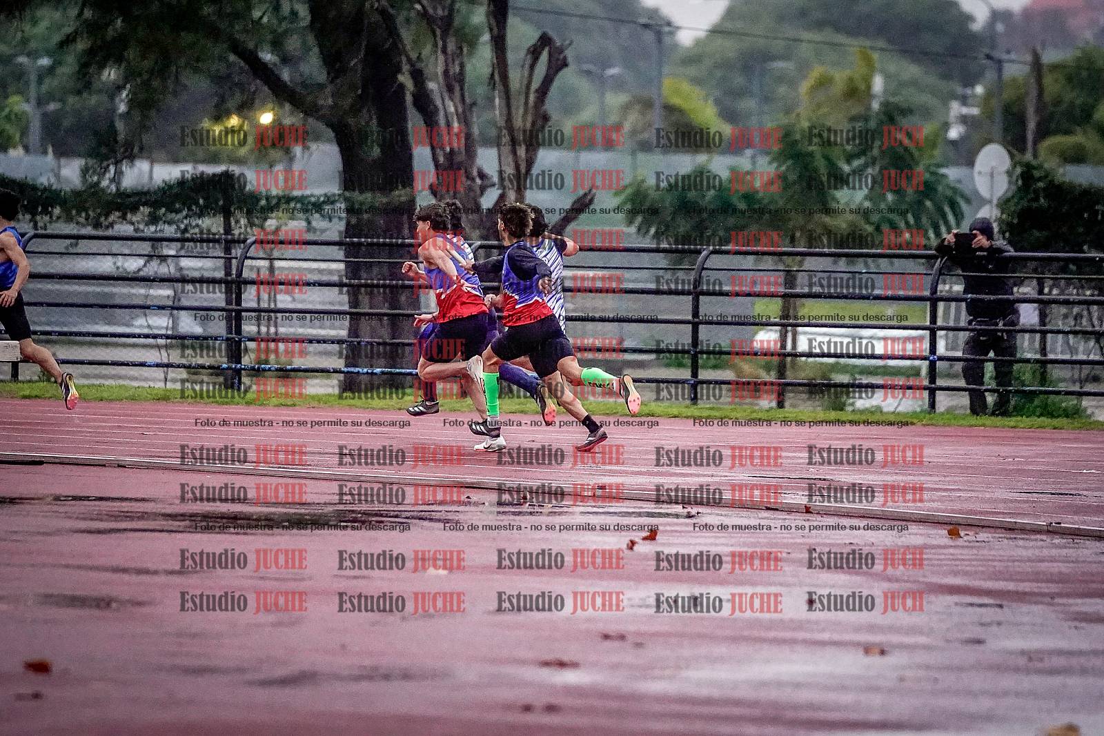 Fotos de las postas 4x100 m de varones