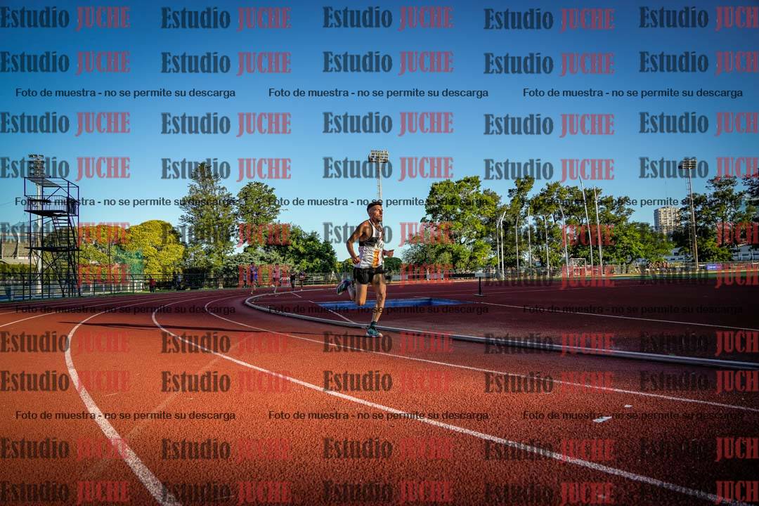 Fotos de los 3000 m llanos de varones
