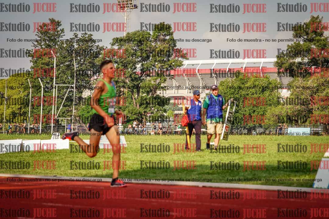 Fotos de los 3000 m llanos de varones