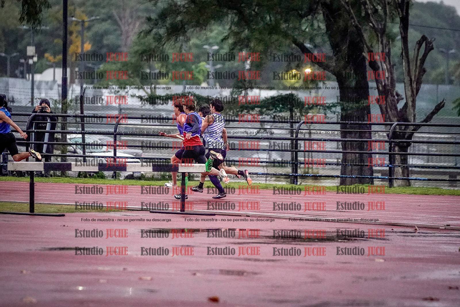 Fotos de las postas 4x100 m de varones