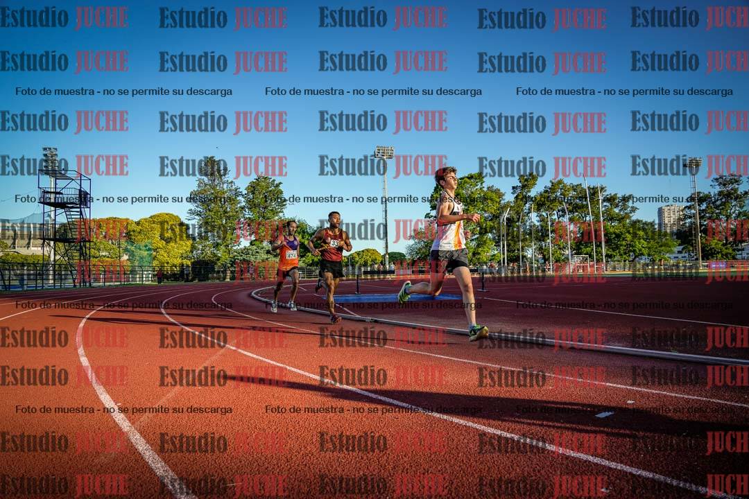 Fotos de los 3000 m llanos de varones