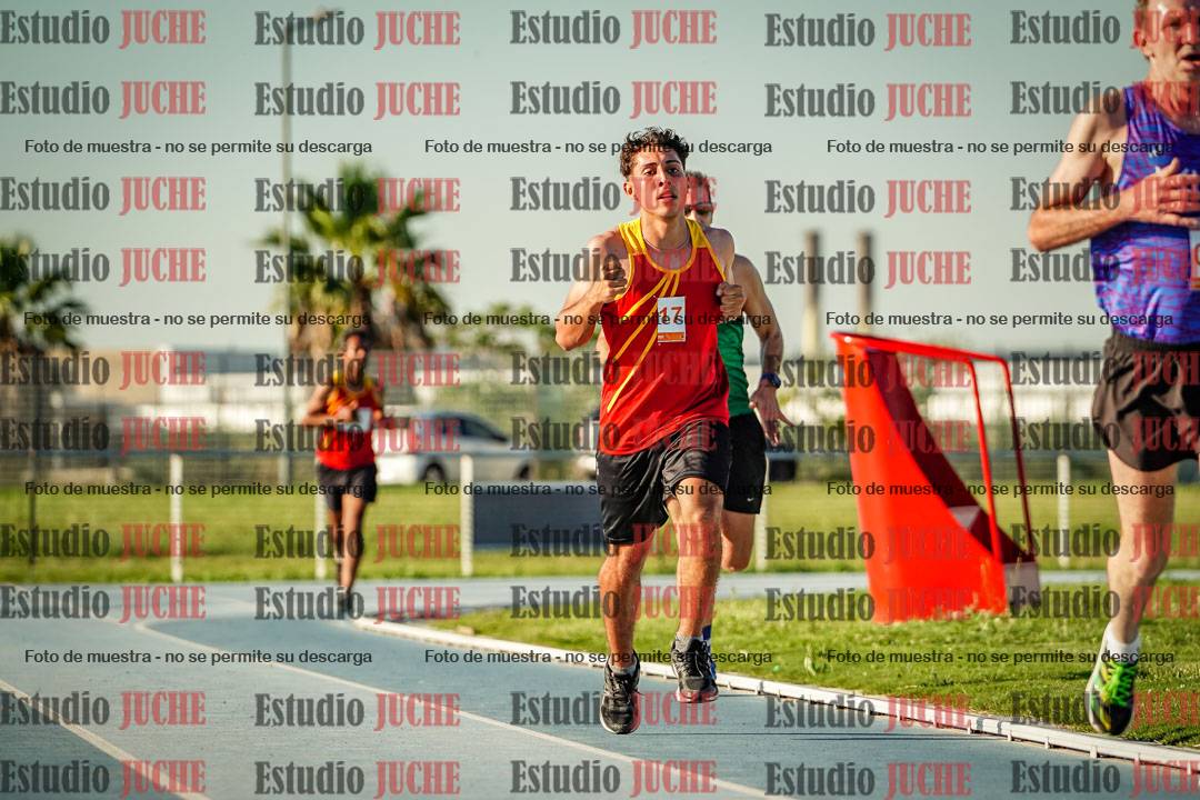 Fotos de los 3000 m llanos de varones