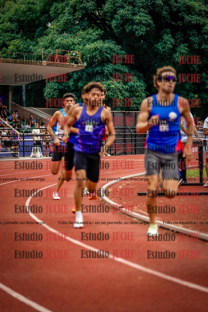 Fotos de los 800 m de varones