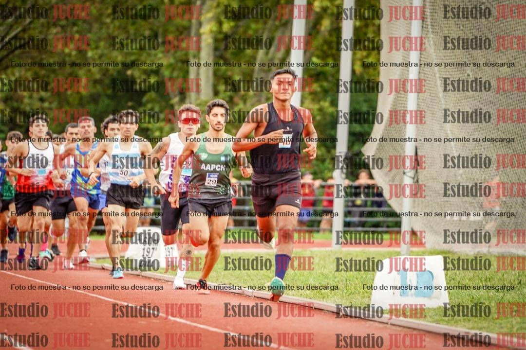 Fotos de los 3000 m llanos de varones