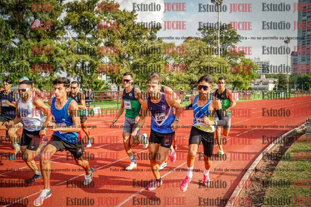 Fotos de los 3000 m llanos de varones