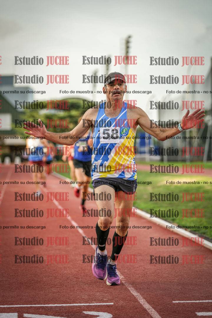 Fotos de los 3000 m llanos de varones