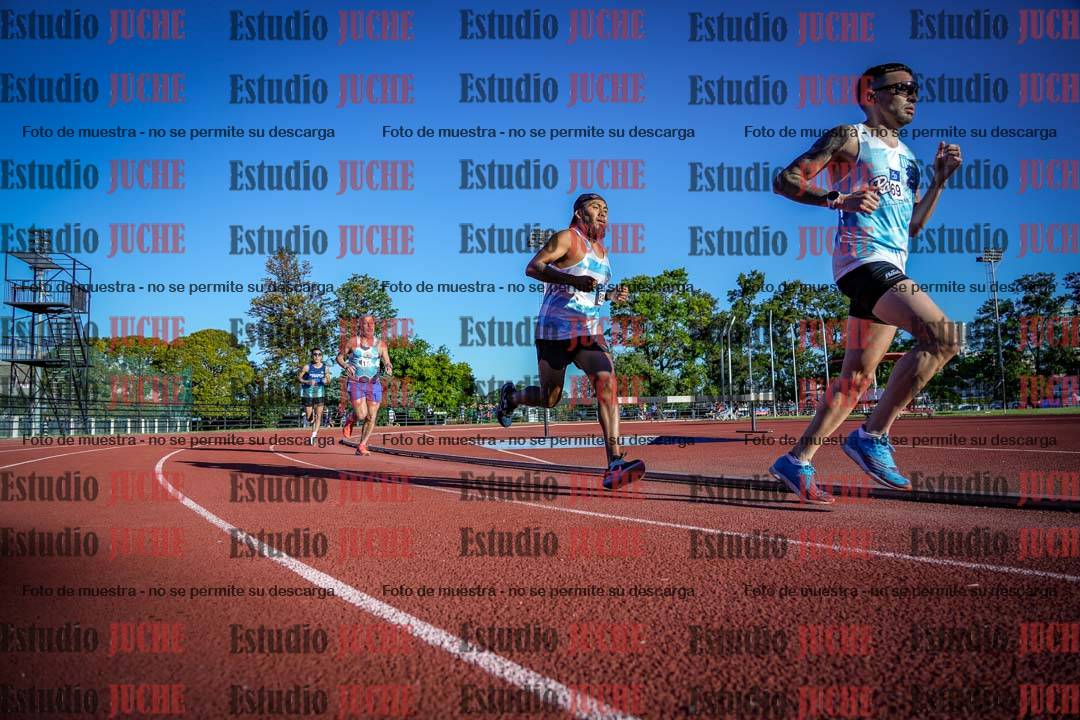 Fotos de los 3000 m llanos de varones
