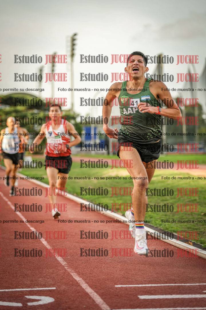 Fotos de los 3000 m llanos de varones
