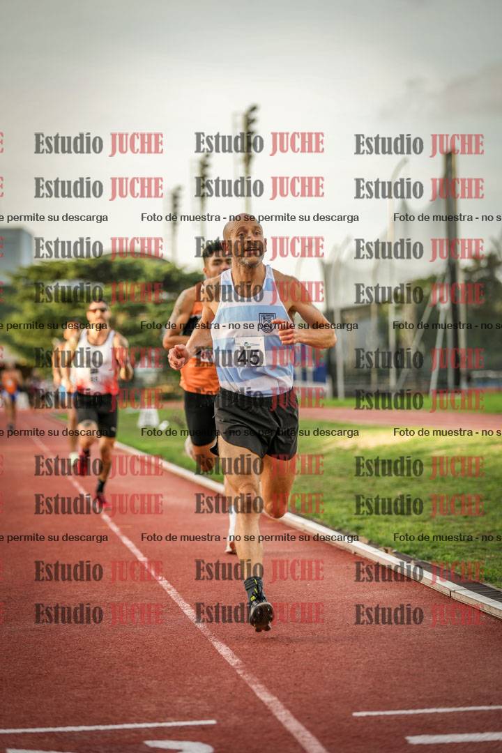 Fotos de los 3000 m llanos de varones