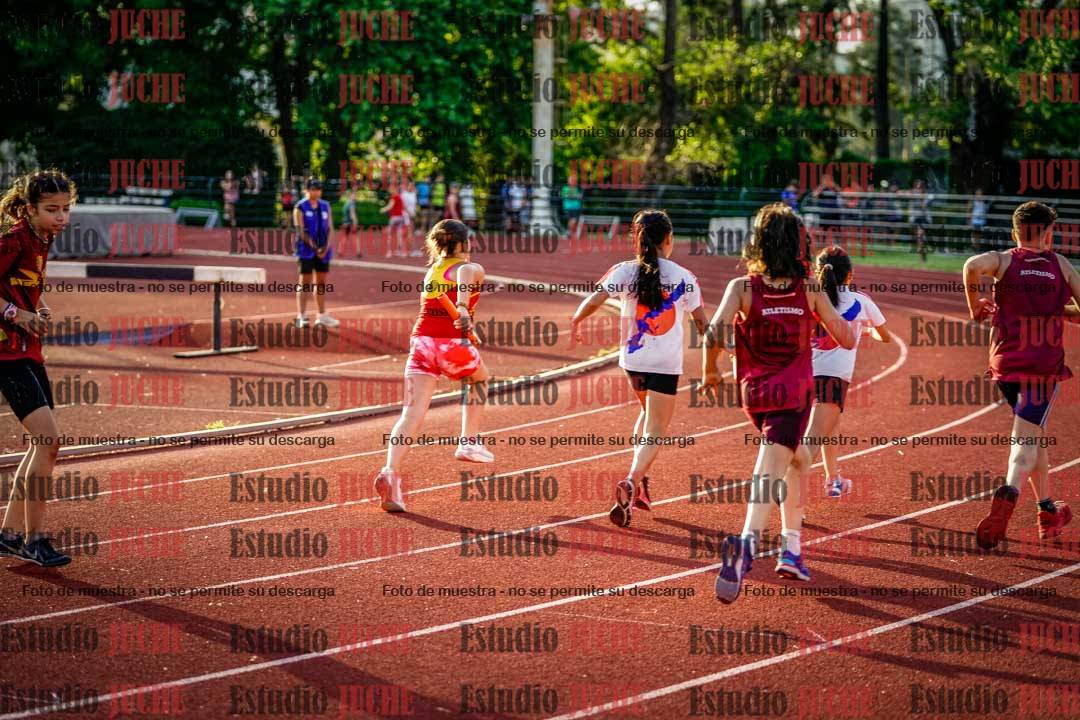 Fotos de las postas 4x50 m llanos de mujeres y varones