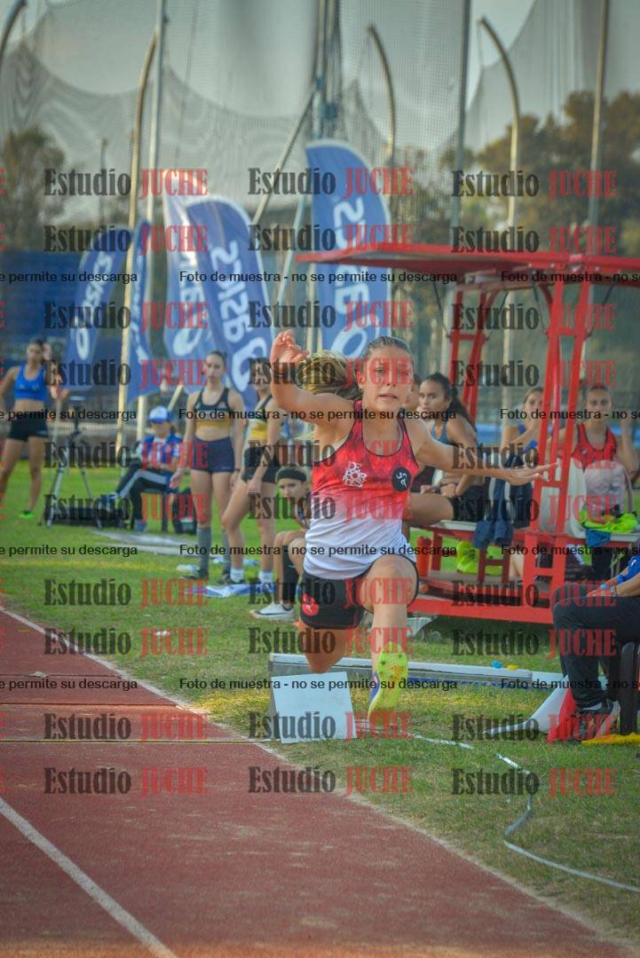 Fotos del salto en largo de mujeres