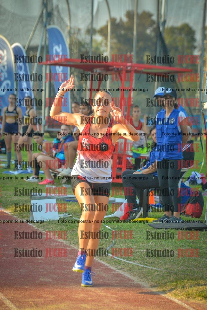 Fotos del salto en largo de mujeres