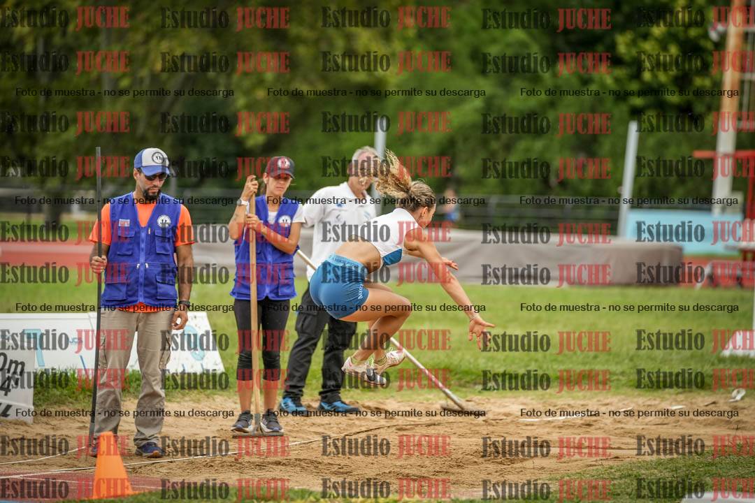 Fotos del salto en largo de mujeres - mayores