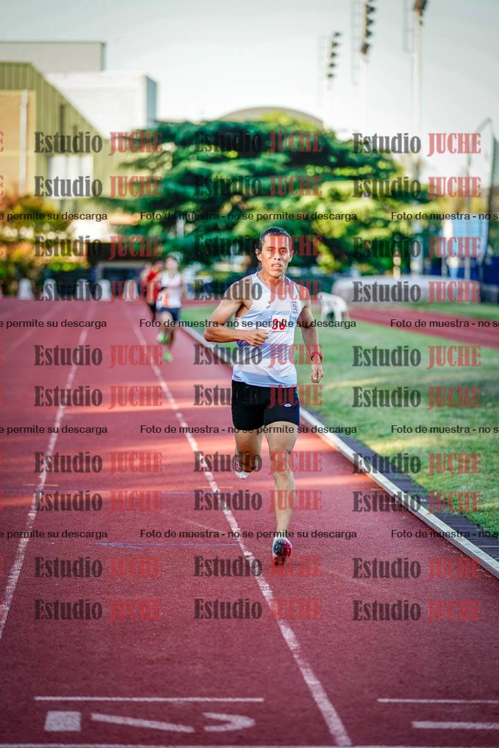 Fotos de los 3000 m llanos de varones
