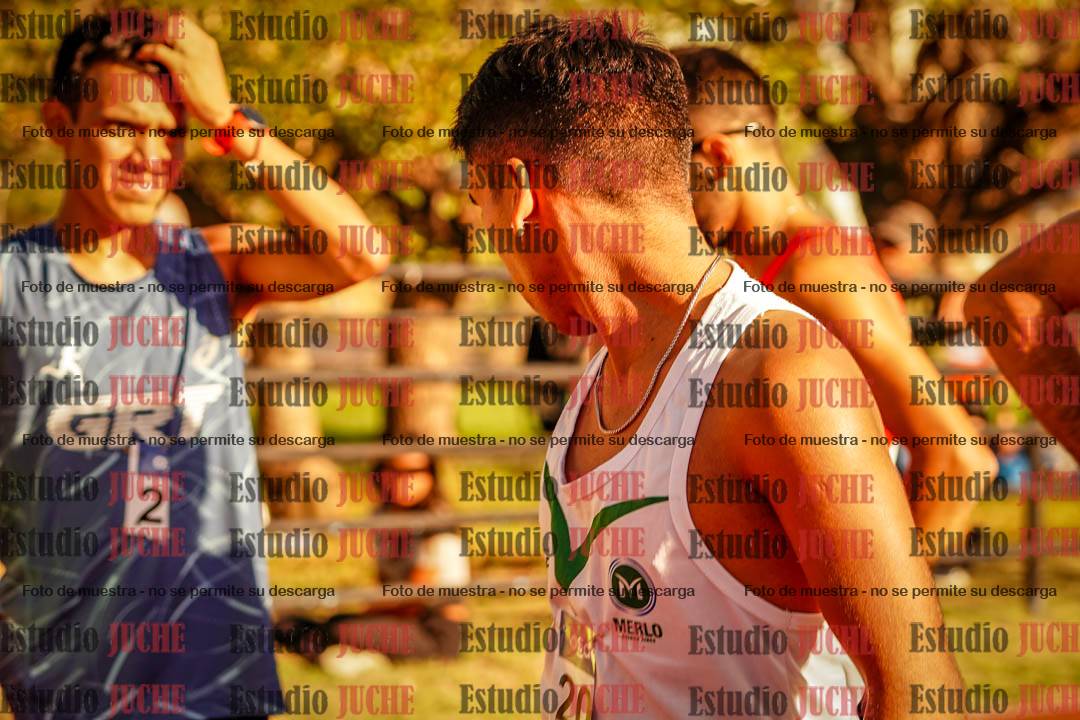 Fotos de los 3000 m llanos de varones