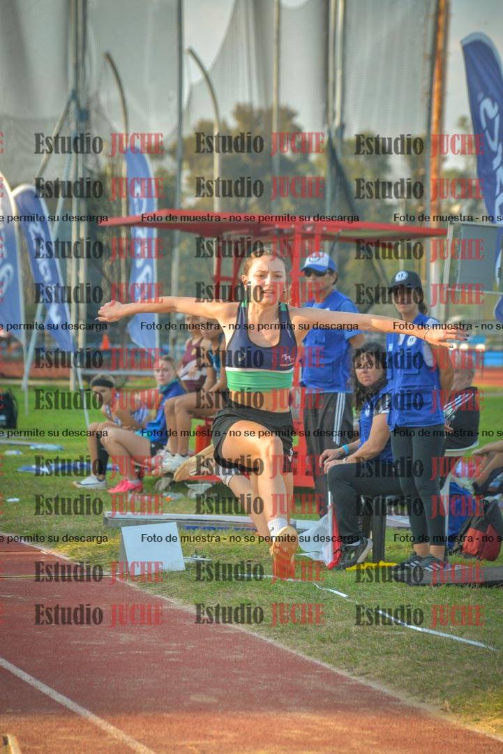 Fotos del salto en largo de mujeres