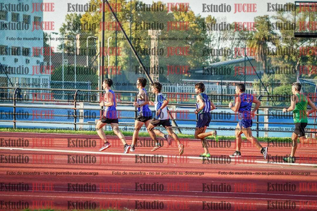 Fotos de los 3000 m llanos de varones