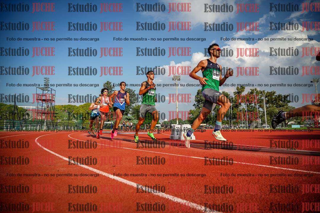 Fotos de los 3000 m llanos de varones