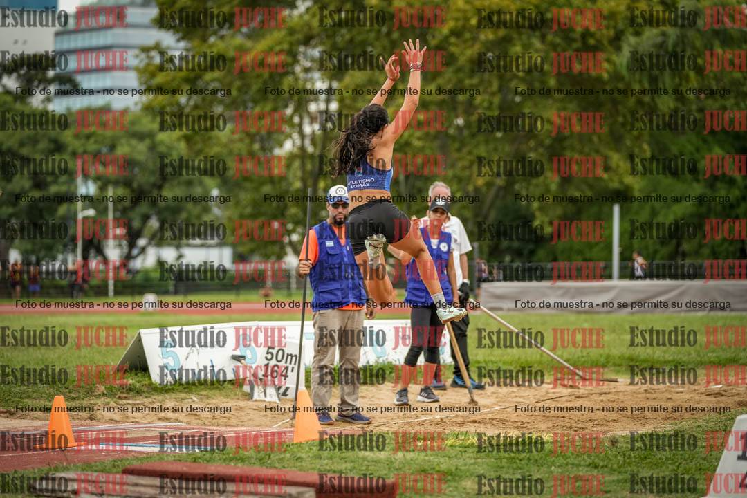 Fotos del salto en largo de mujeres - mayores