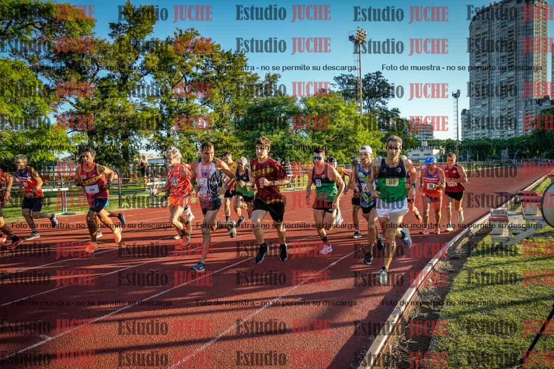 Fotos de los 3000 m llanos de varones
