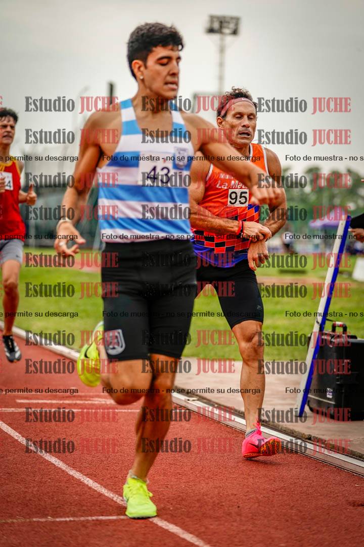 Fotos de los 800 m de varones