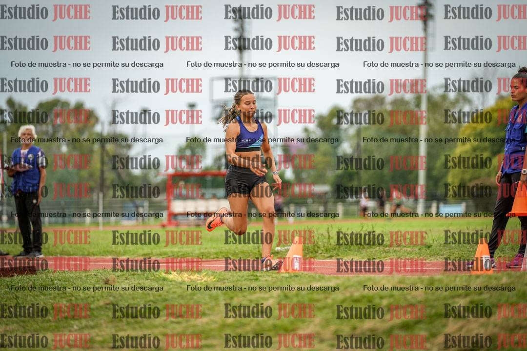 Fotos del salto en largo de mujeres - mayores