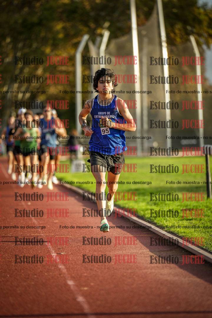 Fotos de los 3000 m llanos de varones