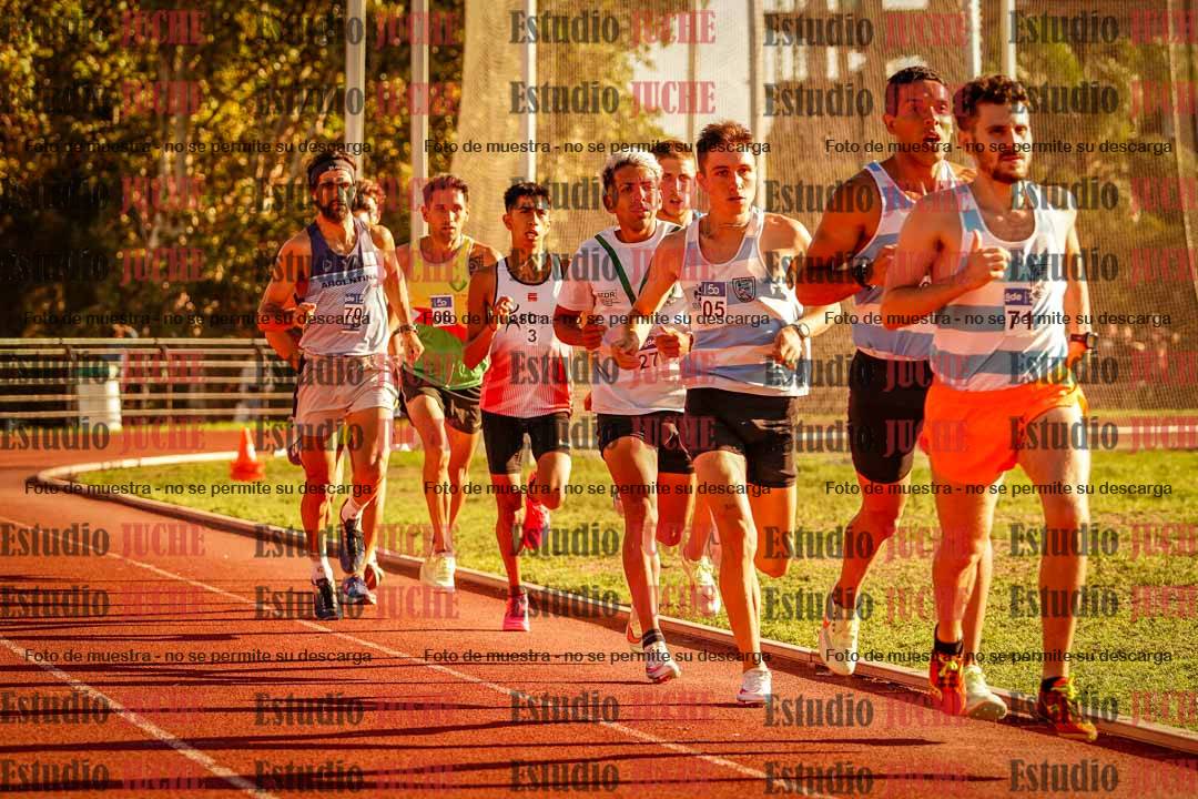 Fotos de los 3000 m llanos de varones