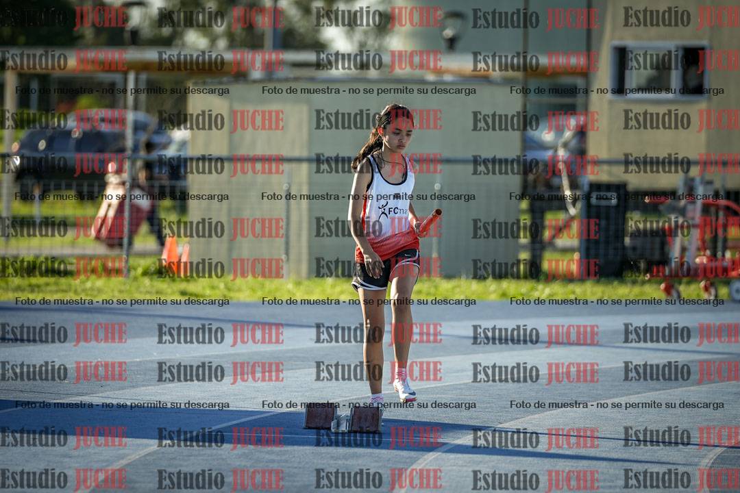 Fotos de las Postas 5x80 m de mujeres y varones