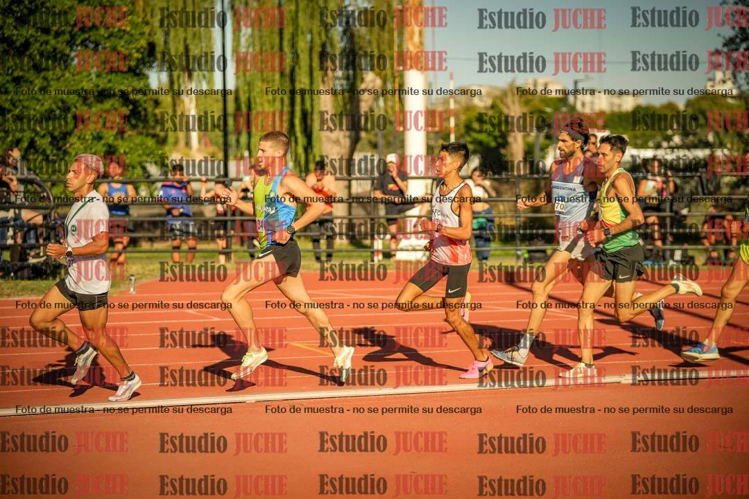 Fotos de los 3000 m llanos de varones