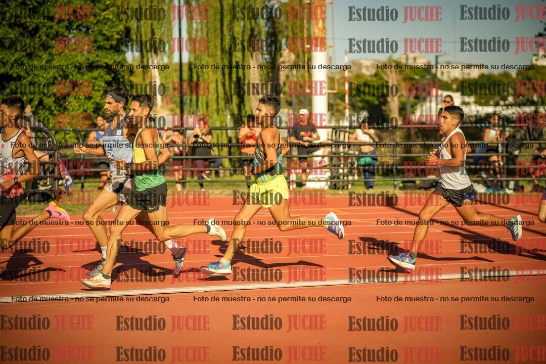 Fotos de los 3000 m llanos de varones