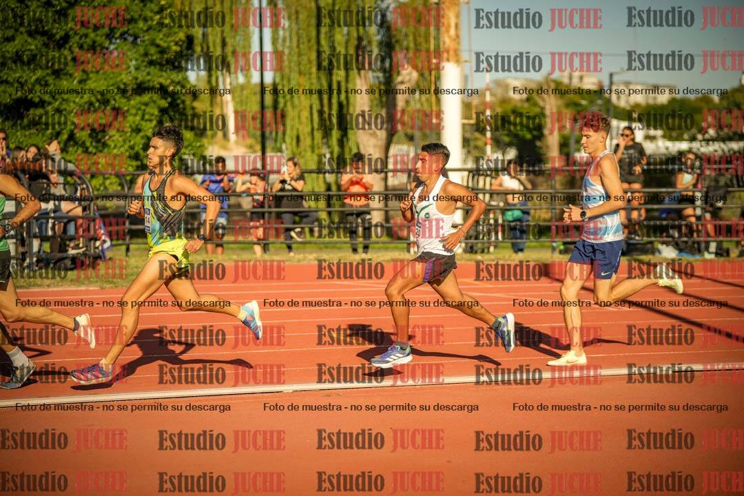 Fotos de los 3000 m llanos de varones