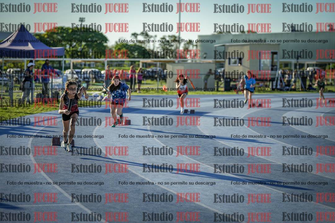 Fotos de las Postas 5x80 m de mujeres y varones
