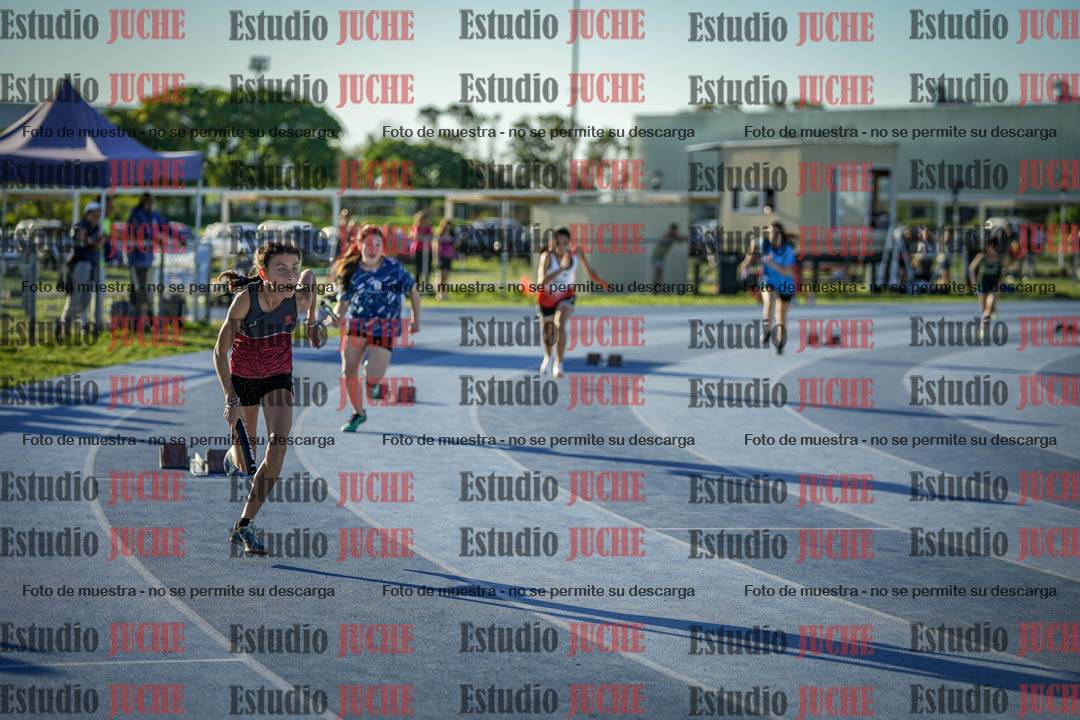 Fotos de las Postas 5x80 m de mujeres y varones
